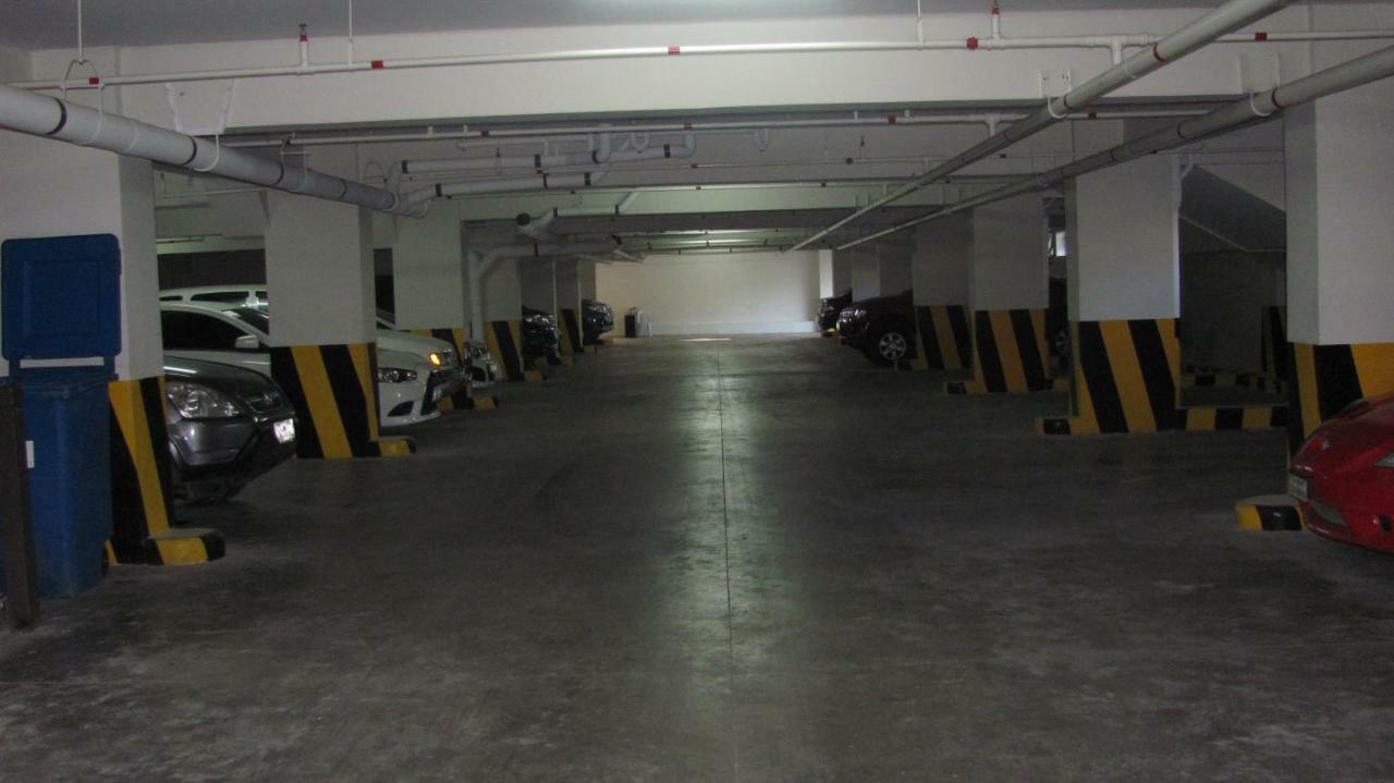 Two - 2Br Condo In The Heart Of Davao City Exterior foto